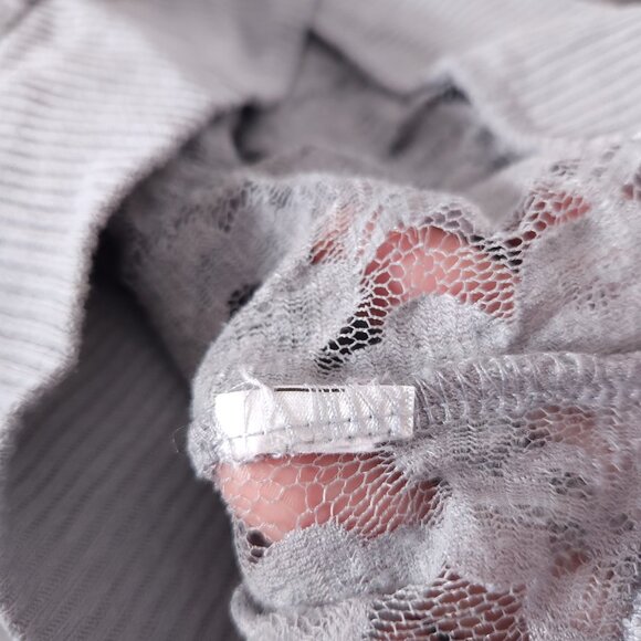 Aeropostale Lace Top Large Gray Floral Pullover Romantic Fairycore Whimsigoth - Picture 7 of 9